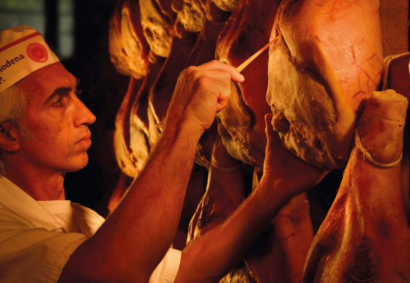 L’osso di cavallo: il segreto per capire se un prosciutto è perfetto